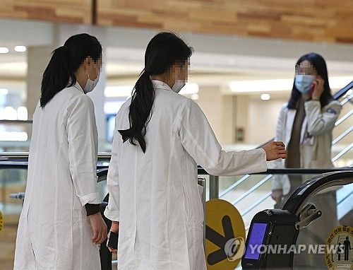 정부, '의대 증원 반발' 전공의 집단행동 자제 촉구