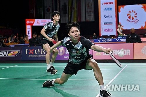 중국전을 치르는 서승재(오른쪽)-강민혁