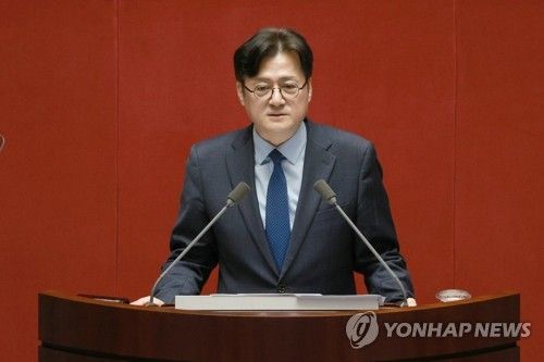 교섭단체 대표연설 나선 홍익표 원내대표