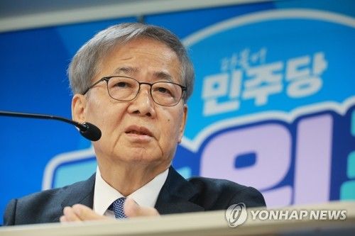 민주당 공천심사결과 발표하는 임혁백 공천관리위원장