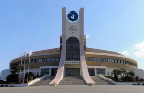  군산 월명체육관 외경