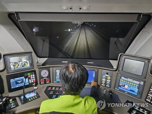 GTX-A 열차 기관차 운전실