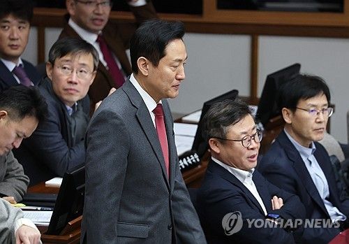 서울시의회 임시회 참석하는 오세훈 시장