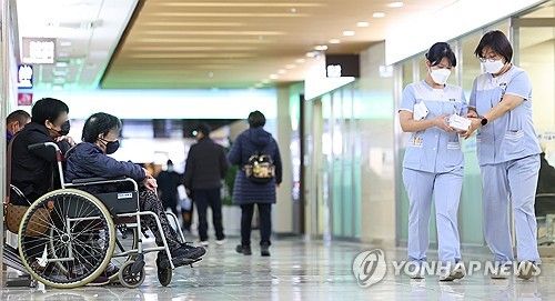 전공의 공백, 남겨진 의료진에게 업무 부담으로