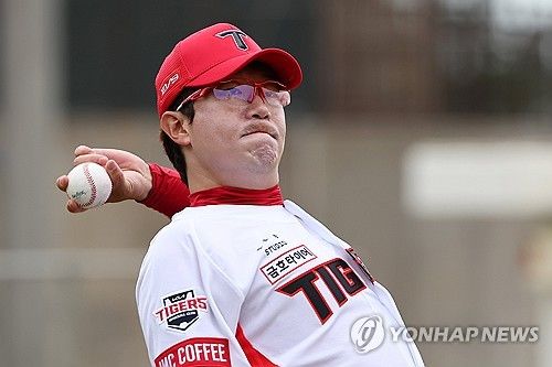 몸 푸는 양현종