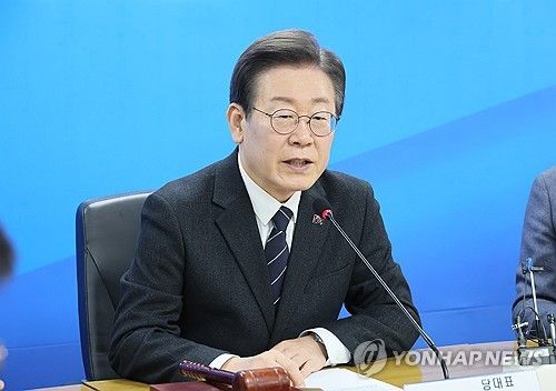 발언하는 이재명 대표