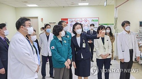 강정애 장관, 중앙보훈병원 방문