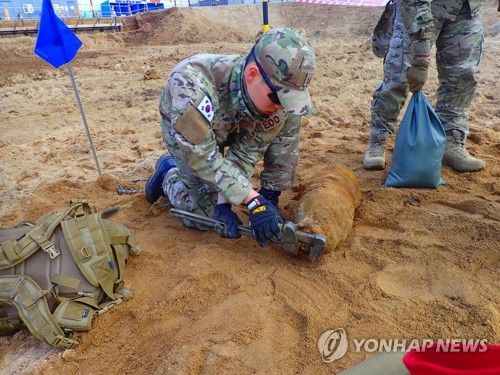 불발탄 처리하는 폭발물처리반 자료사진 