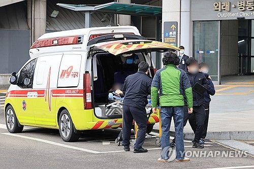 응급진료센터로 이송되는 환자
