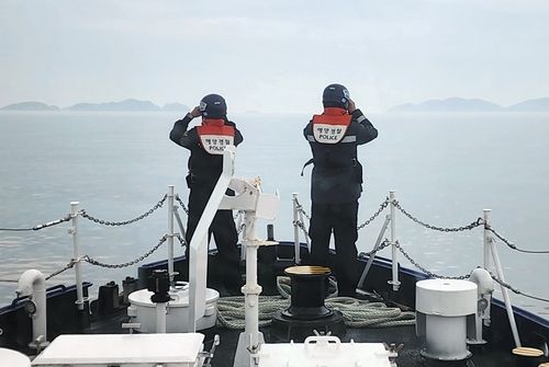 해상 수색 중인 해경