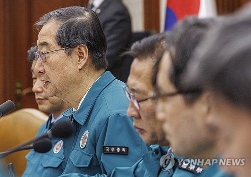 복귀 시한 D-1, 의사 집단행동 중단 촉구하는 한덕수 총리