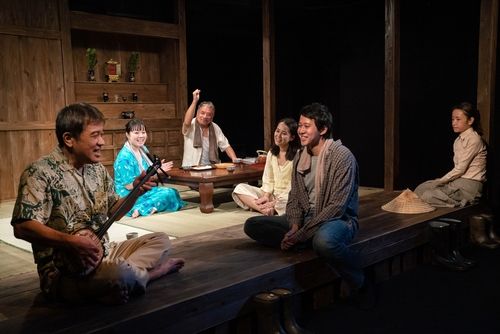 연극 '가타부이, 1972' 일본 공연