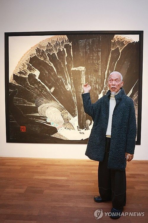 '소산비경' 소개하는 박대성 화백