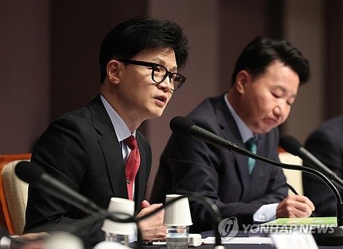 관훈클럽 초청 토론회서 발언하는 한동훈 위원장