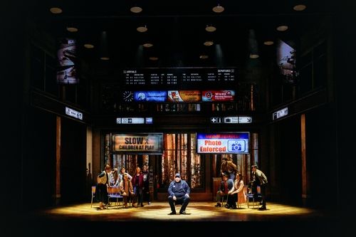 뮤지컬 '컴프롬어웨이' 공연사진