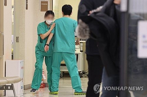 의료공백 장기화, 분주해진 의료진