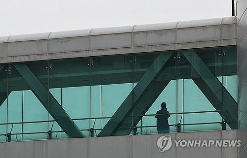 ‘언제쯤 끝나려나’