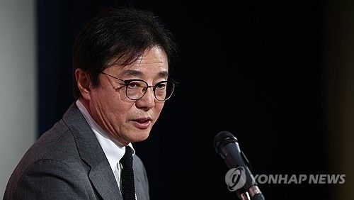 '이강인 발탁' 발표하는 황선홍 감독