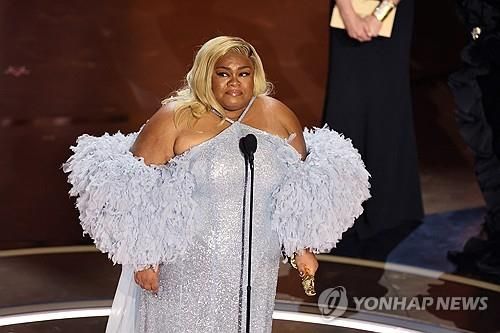 여우조연상 받은 더바인 조이 랜돌프