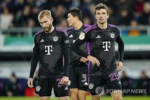 지난해 11월 자르브뤼켄에 패하고 아쉬운 표정을 감추지 못한 김민재