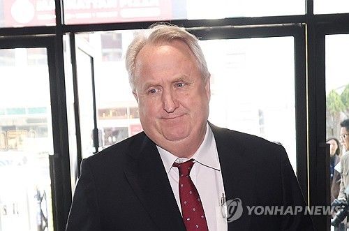 공천 면접 향하는 인요한 전 혁신위원장