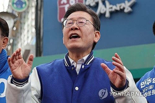 발언하는 이재명 대표