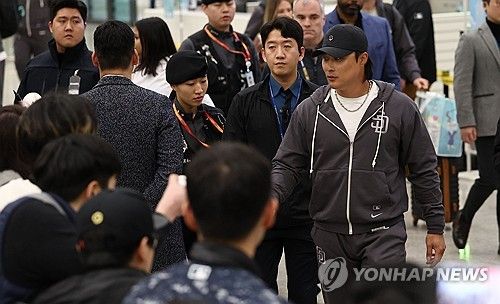 김하성, 밝은 모습으로 입국