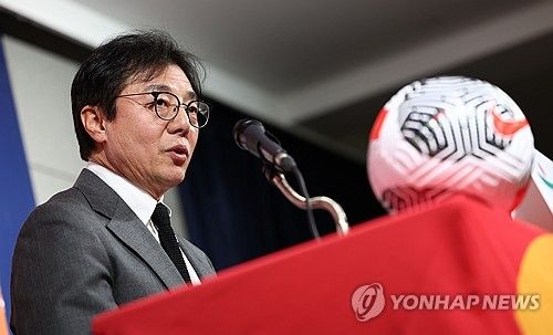 '이강인 발탁' 발표하는 황선홍 감독