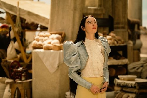 영화 '가여운 것들' 속 한 장면