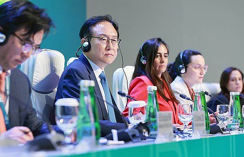 제13차 WTO 각료회의(MC-13) 계기 '개발 위한 투자 원활화 협정' 타결 선언
