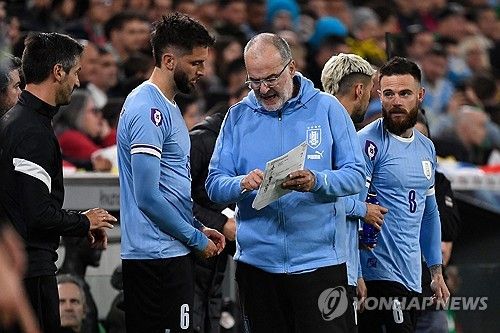 비엘사 우루과이 대표팀 감독의 지도를 받는 벤탄쿠르