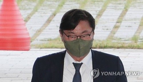 구속 전 피의자심문 출석하는 이화영