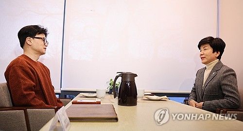 한동훈, '민주 탈당' 김영주와 만찬회동
