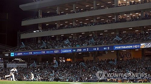 '만원 관중' 앞에서 펼쳐진 플레이오프 3차전