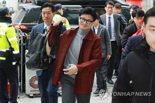 출근하는 한동훈 비대위원장