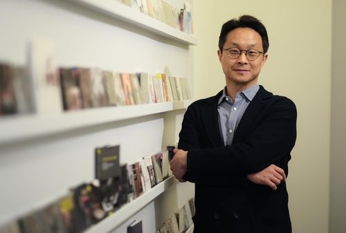 포즈 취하는 톤마이스터 최진