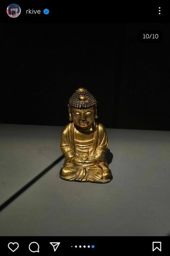 방탄소년단 RM이 인스타그램에 올린 금동불상 사진. 호암미술관에서 열리고 있는 '진흙에 물들지 않는 연꽃처럼' 전시작이다.[RM 인스타그램 캡처. 재판매 및 DB 금지]