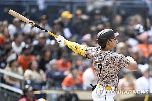 김하성의 시즌 첫 홈런