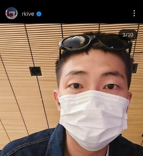 방탄소년단 RM이 인스타그램에 올린 사진. 리움미술관 로비에서 찍은 것으로 보인다[RM 인스타그램 캡처. 재판매 및 DB 금지]