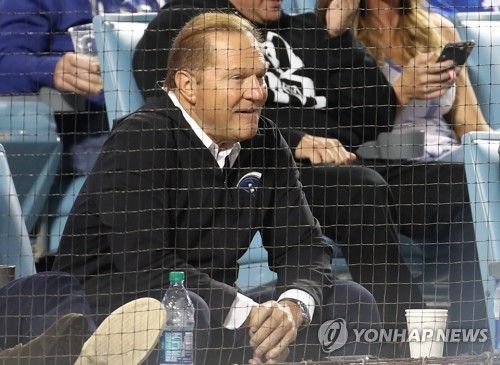 경기장 찾은 스콧 보라스