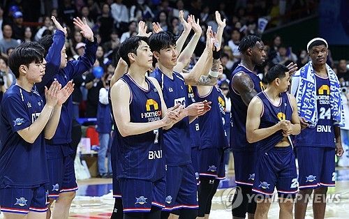 KCC, 압도적 3연승으로 4강행