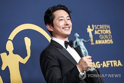 지난 2월 할리우드 배우조합상(SAG) TV미니시리즈 부문 남우주연상 받은 스티븐 연
