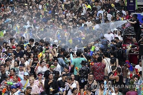 태국 송끄란 물축제