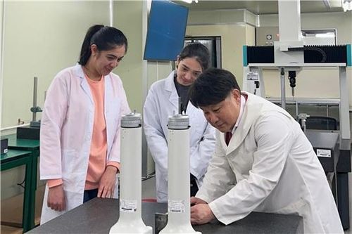 폴리텍대 나노측정과에 나란히 입학한 우즈베키스탄 출신 마무로브나 자매