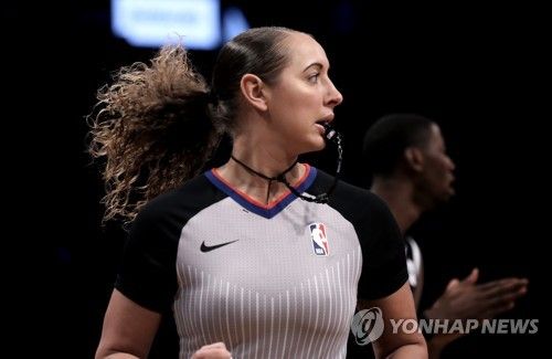 모이어 글리치 심판