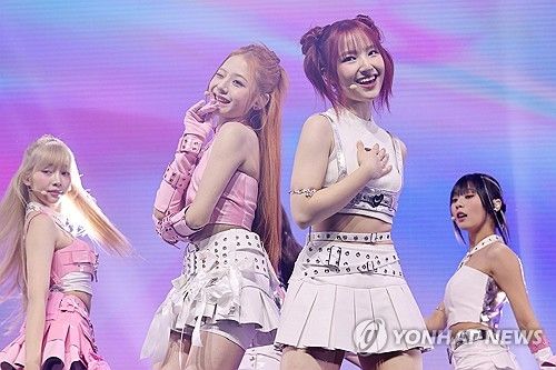 SBS '유니버스 티켓' 통해 데뷔한 걸그룹 유니스 신곡 무대
