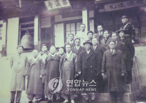 한 자리에 함께 한 김구, 장준하, 김상덕 선생