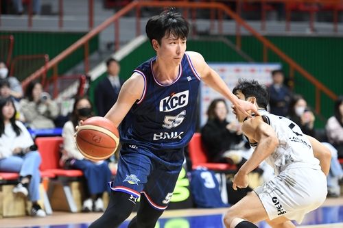 KCC 송교창의 경기 모습. 