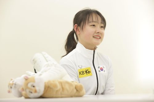 인터뷰하는 김채연