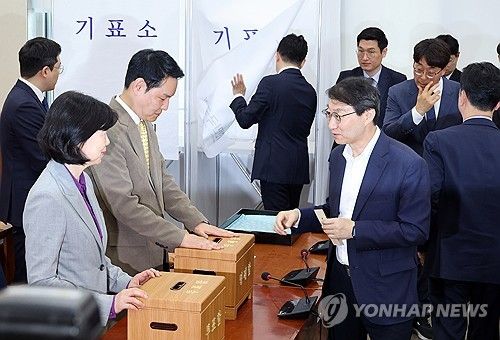 가맹사업법·민주유공자법 본회의 직회부